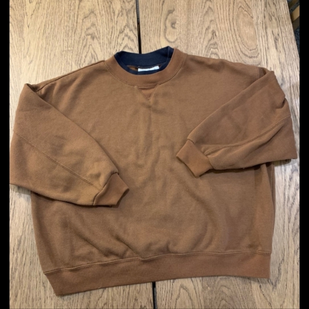 Oversized crewneck sweatshirt